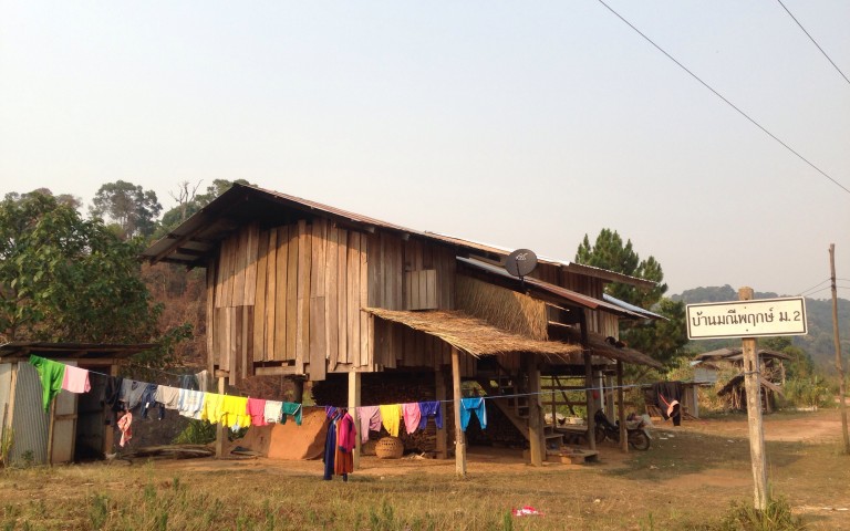 Деревня горной народности Лыэ (Thai Lue)