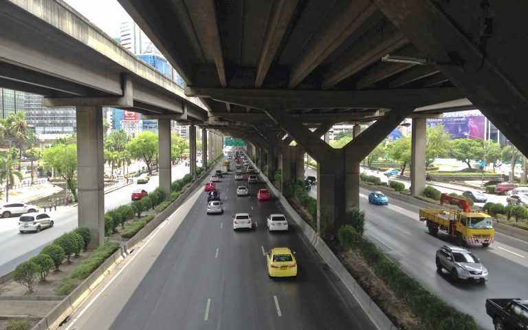 Мирный бангкокский трафик