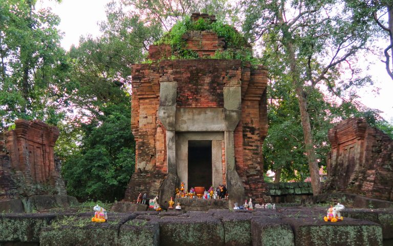 Храм Prasat Ban Ben: место для практик