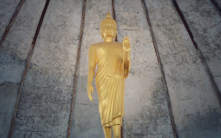 Будда под куполом