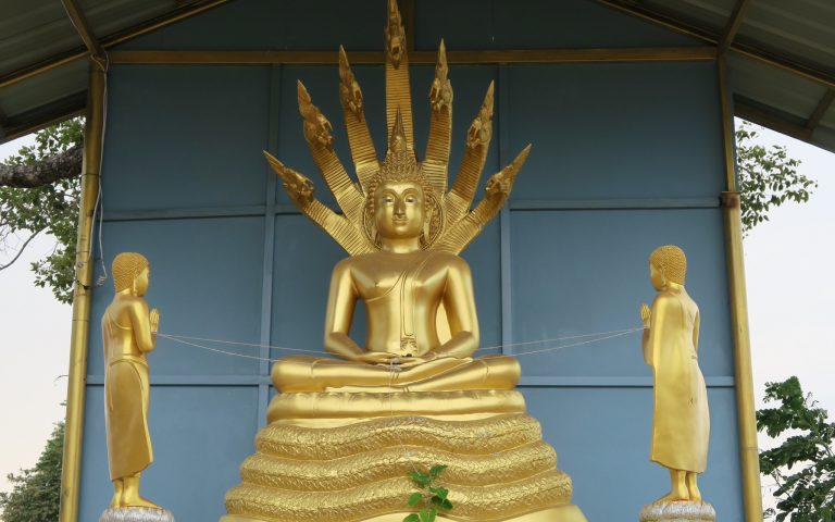 Буддийский храм Wat Senawong 2